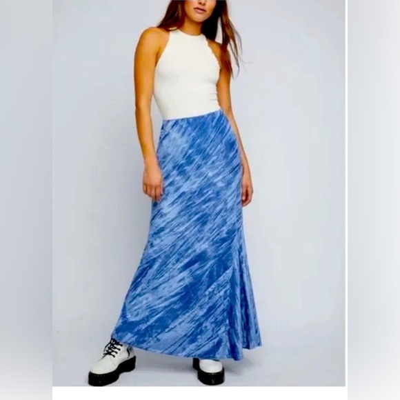 Free People Dresses & Skirts - Free People Noa blue Velvet Slip Skirt size Large
